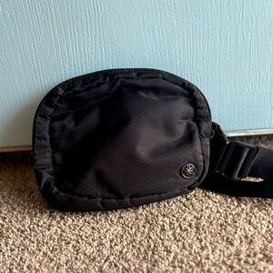 Gaiam black belt bag